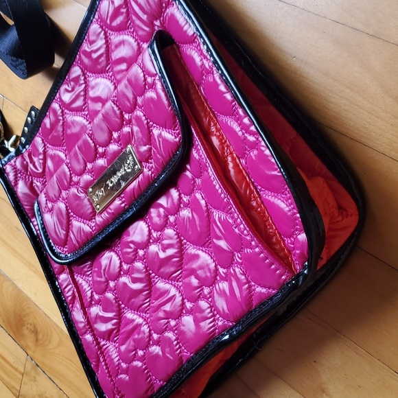 NWOT Betsey Johnson hot pink, red & black quilted hearts crossbody bag. - Picture 2 of 16